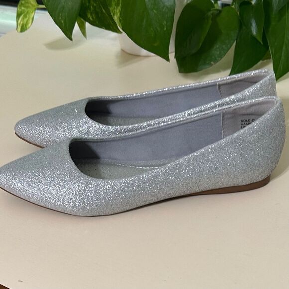 Women’s Silver Glitter Ballet Flats size 5.5 - Picture 3 of 4